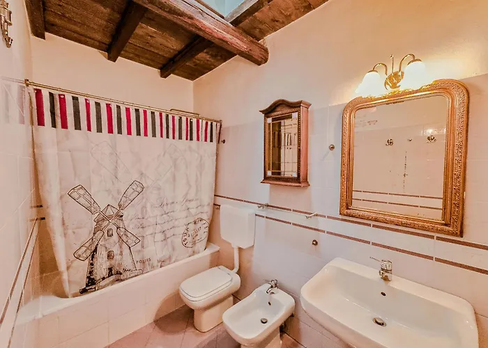 Domus Art Experience Art In The Center Of Appartement *