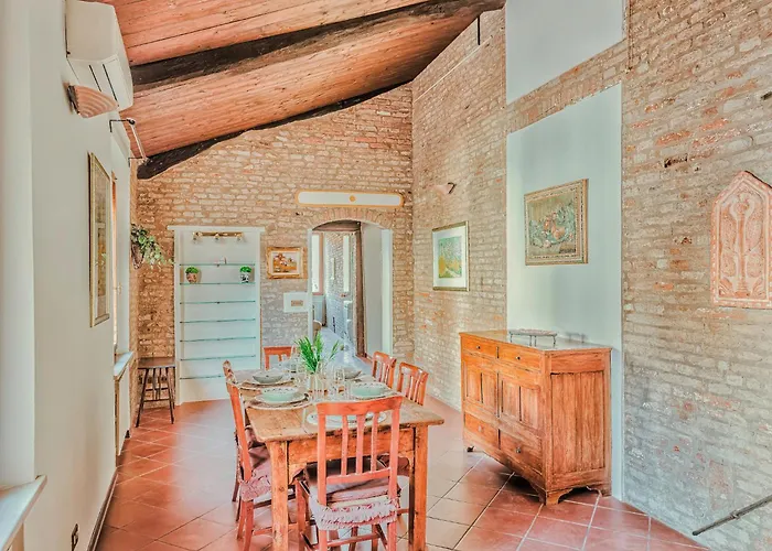 Domus Art Experience Art In The Center Of * فيرّارا