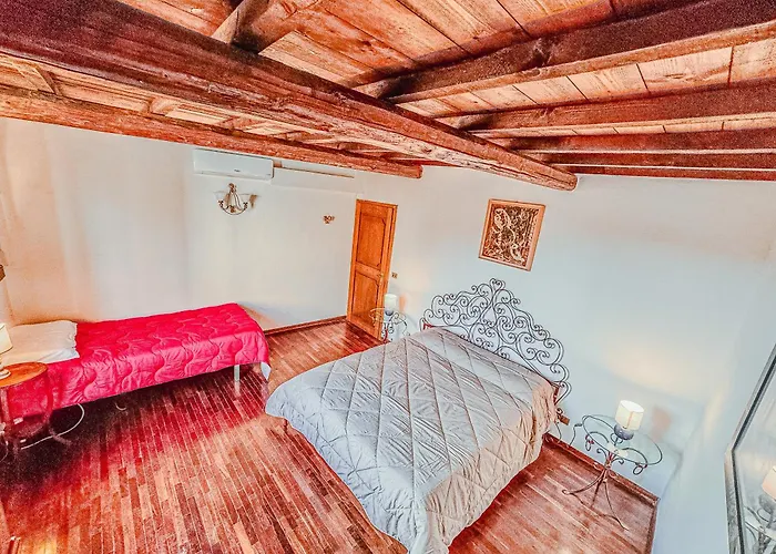 Appartement Domus Art Experience Art In The Center Of Ferrara