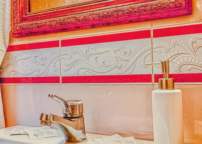 Domus Art Experience Art In The Center Of * فيرّارا