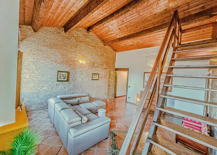 Appartement Domus Art Experience Art In The Center Of